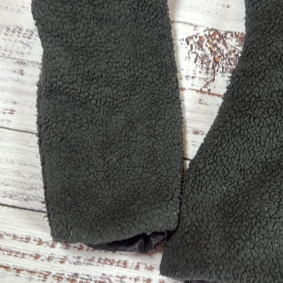 Patagonia Charcoal Fleece Jacket Size Large - Picture 5 of 13